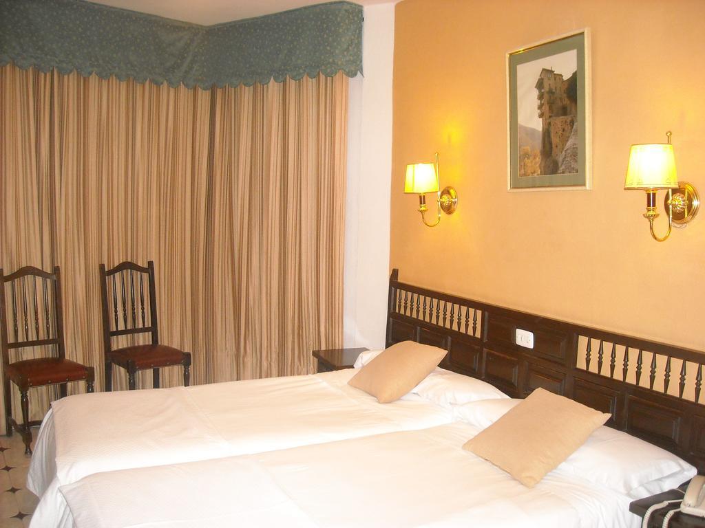 Hostal Residencia Avenida Cuenca  Exterior photo