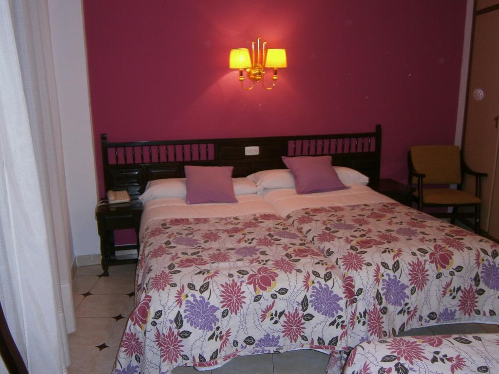 Hostal Residencia Avenida Cuenca  Exterior photo