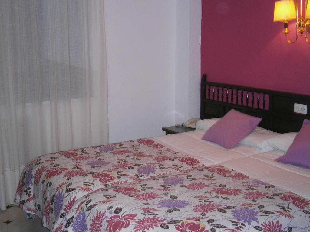 Hostal Residencia Avenida Cuenca  Exterior photo