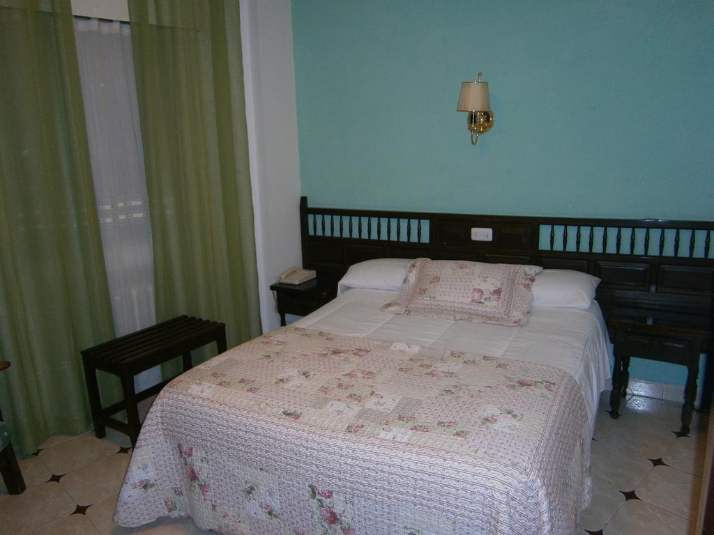 Hostal Residencia Avenida Cuenca  Exterior photo