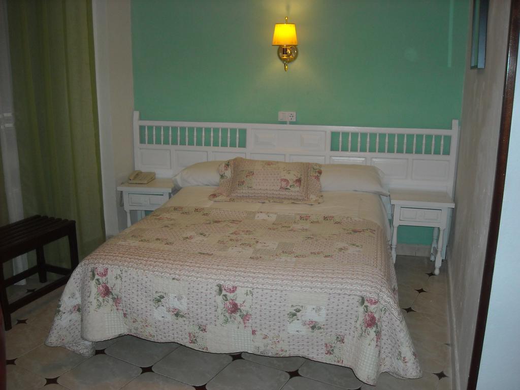 Hostal Residencia Avenida Cuenca  Exterior photo